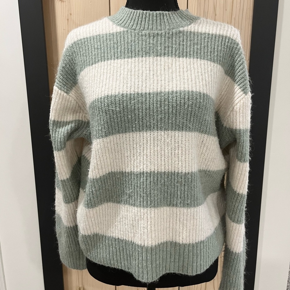 H&M Green and Cream Striped Sweater